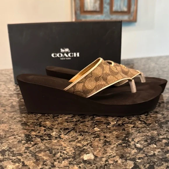 Coach Signature Brown and Tan Flip Flops 8.5 - Picture 3 of 16